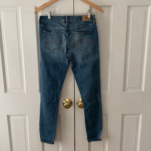 Abercrombie & Fitch Light Wash Skinny Jeans W28 L29 6R - Picture 3 of 3